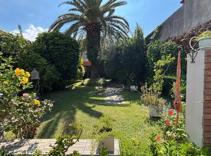 Casa · 161m² · 5 Ambientes · 1 Cochera