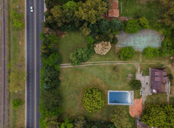 Casa · 350m² · 4 Ambientes · 1 Cochera