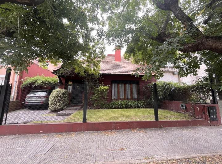 Casa · 444m² · 6 Ambientes · 1 Cochera