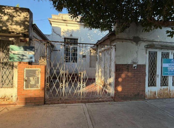 Casa · 200m² · 6 Ambientes · 1 Cochera
