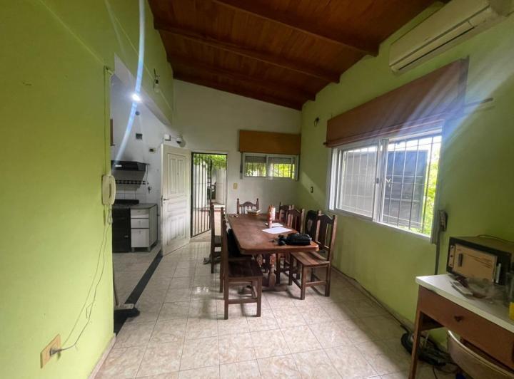 Casa · 140m² · 2 Ambientes · 2 Cocheras