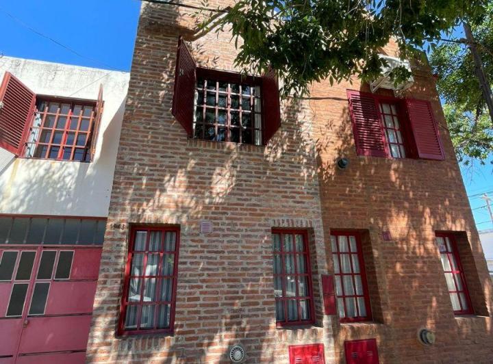 Casa · 86m² · 5 Ambientes · 1 Cochera