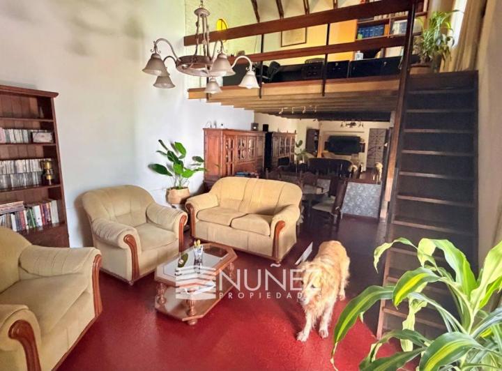 Casa · 182m² · 4 Ambientes · 2 Cocheras