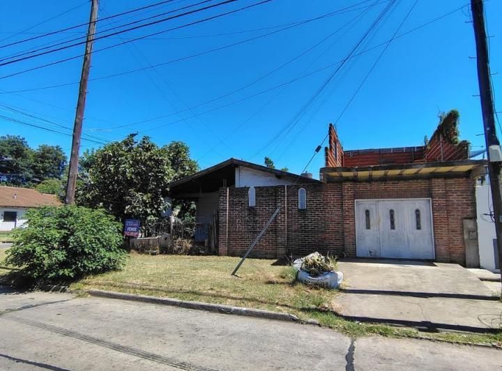 Casa · 75m² · 3 Ambientes · 2 Cocheras