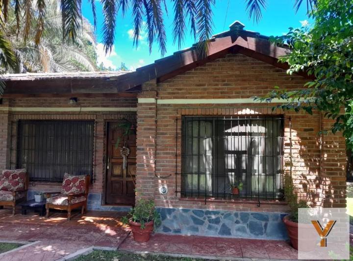 Casa · 180m² · 3 Ambientes · 2 Cocheras