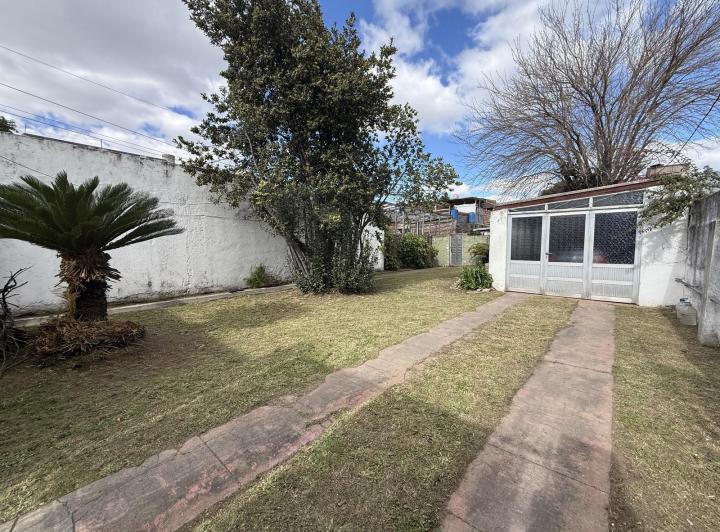Casa · 180m² · 4 Ambientes · 1 Cochera