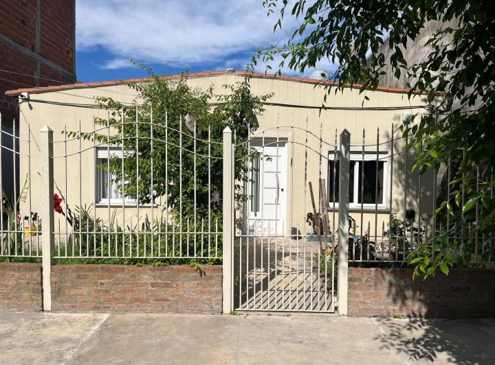 Casa · 103m² · 4 Ambientes · 1 Cochera
