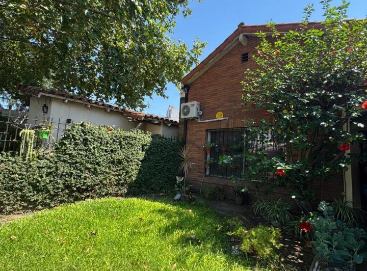 Casa · 200m² · 5 Ambientes · 1 Cochera