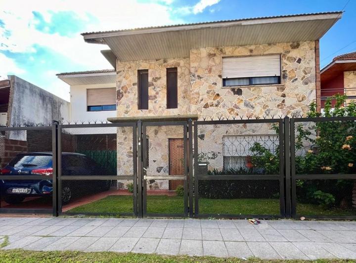 Casa · 133m² · 4 Ambientes · 1 Cochera