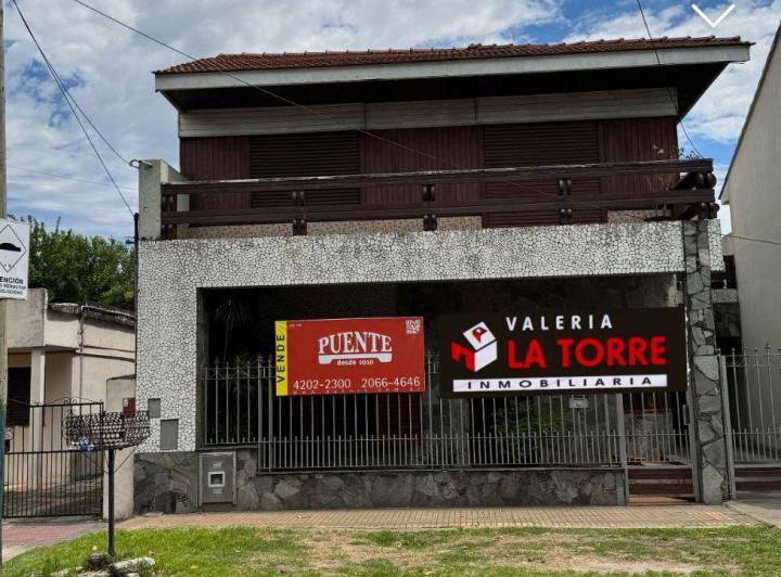 Casa · 354m² · 4 Ambientes · 5 Cocheras