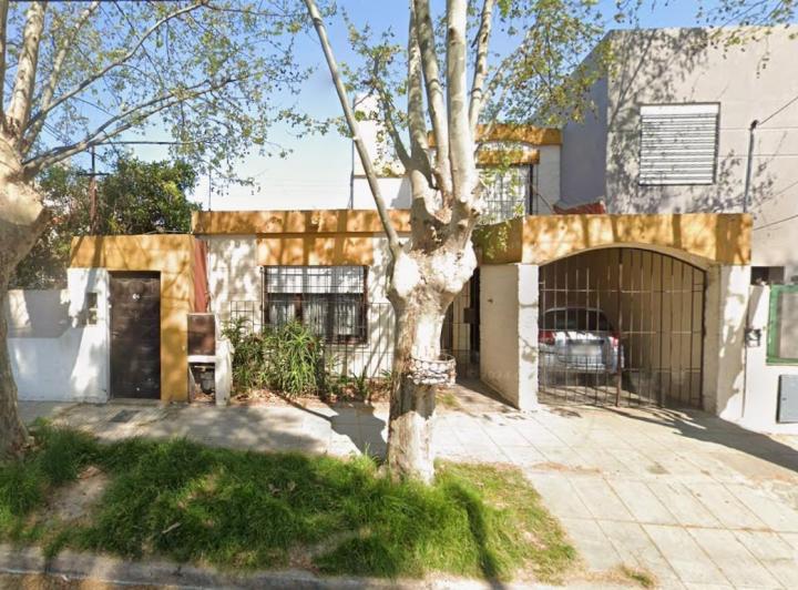 Casa · 250m² · 4 Ambientes · 1 Cochera