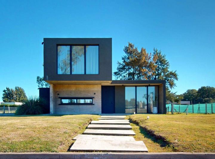 Casa · 190m² · 5 Ambientes · 2 Cocheras