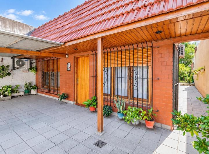 Casa · 110m² · 4 Ambientes · 1 Cochera