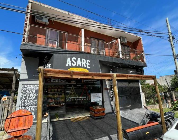 Casa · 180m² · 7 Ambientes · 3 Cocheras