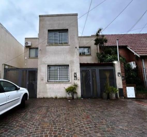 Casa · 95m² · 3 Ambientes · 1 Cochera
