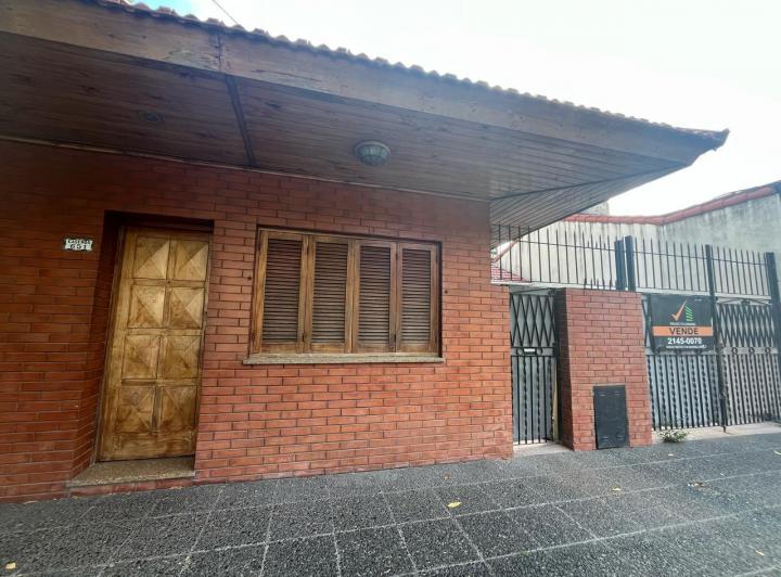 Casa · 100m² · 3 Ambientes · 2 Cocheras