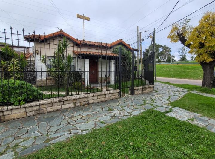 Casa · 117m² · 3 Ambientes · 1 Cochera
