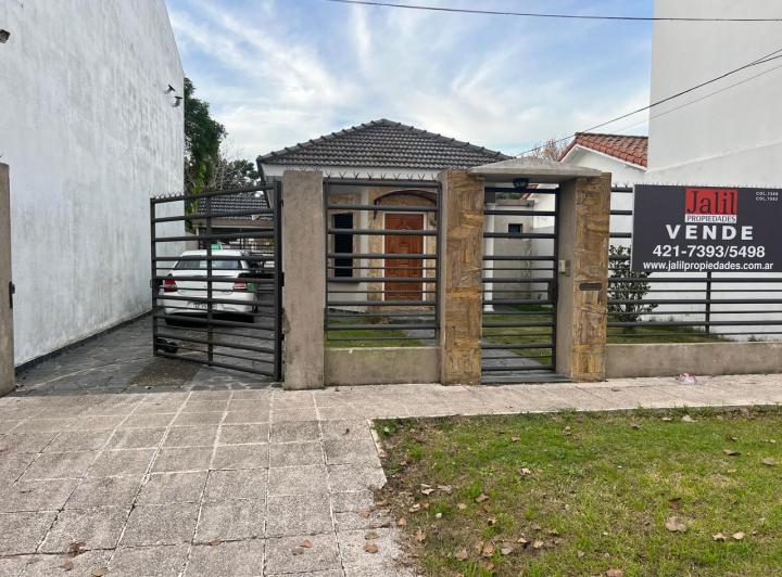 Casa · 200m² · 3 Ambientes · 1 Cochera