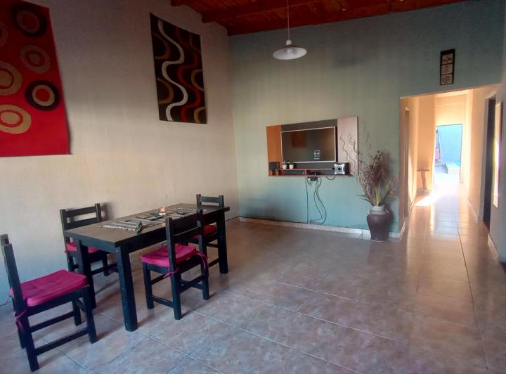 Casa · 128m² · 4 Ambientes · 2 Cocheras