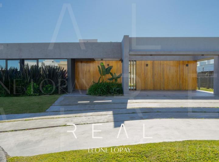 Casa · 151m² · 4 Ambientes · 1 Cochera