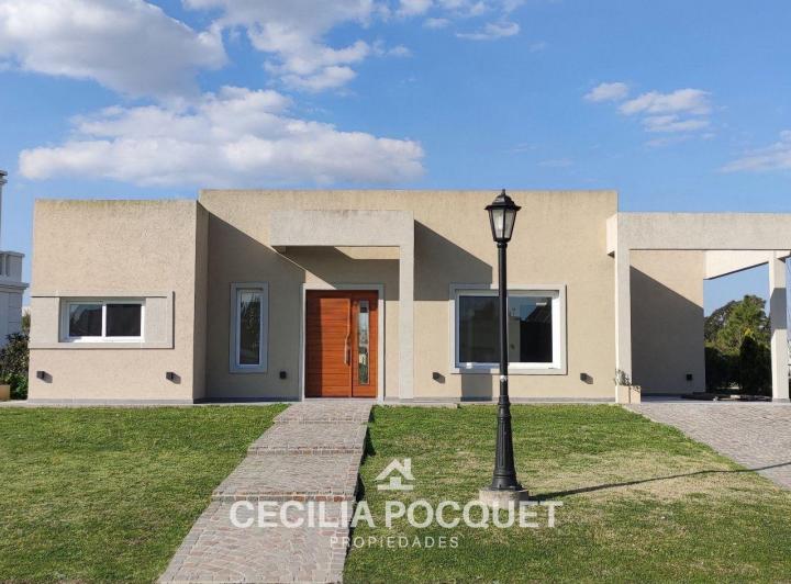 Casa · 122m² · 4 Ambientes · 2 Cocheras