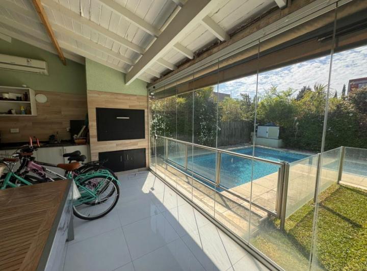 Casa · 145m² · 5 Ambientes · 1 Cochera
