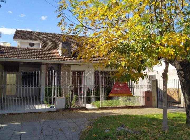 Casa · 110m² · 4 Ambientes · 1 Cochera