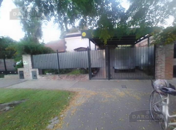 Casa · 354m² · 2 Dormitorios · 1 Cochera