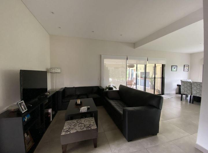 Casa · 190m² · 4 Ambientes · 1 Cochera