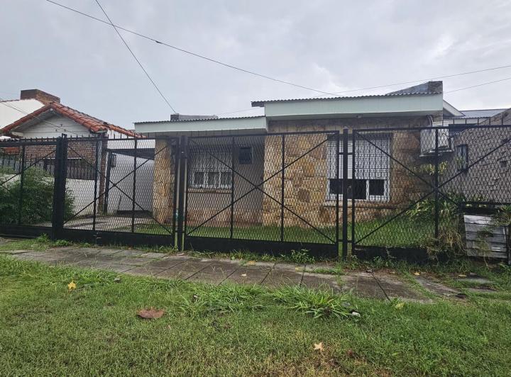 Casa · 1000m² · 3 Ambientes · 1 Cochera