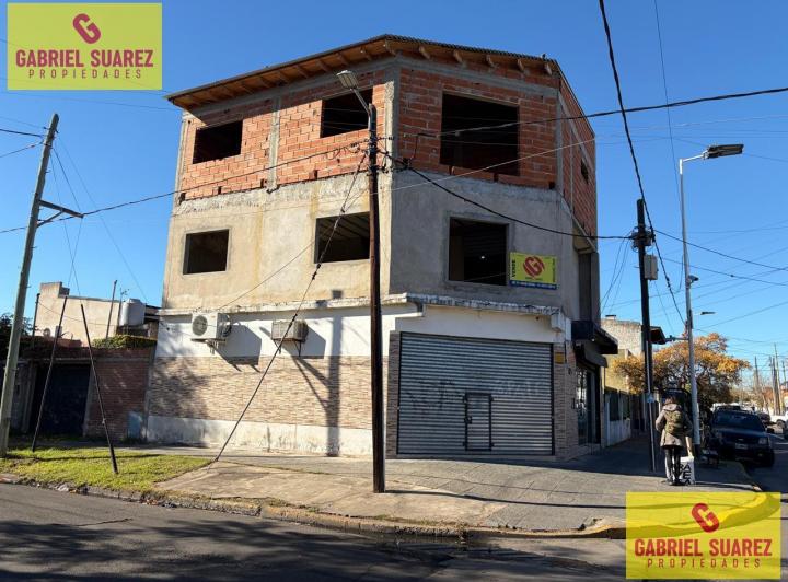 Casa · 180m² · 5 Ambientes · 1 Cochera
