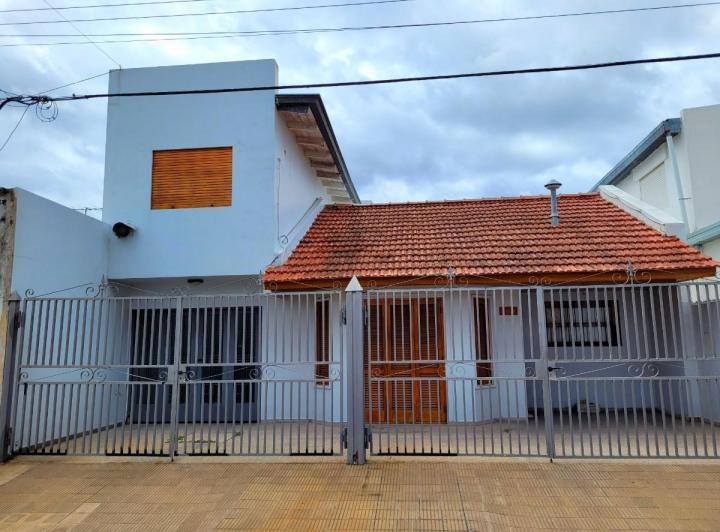 Casa · 134m² · 5 Ambientes · 2 Cocheras