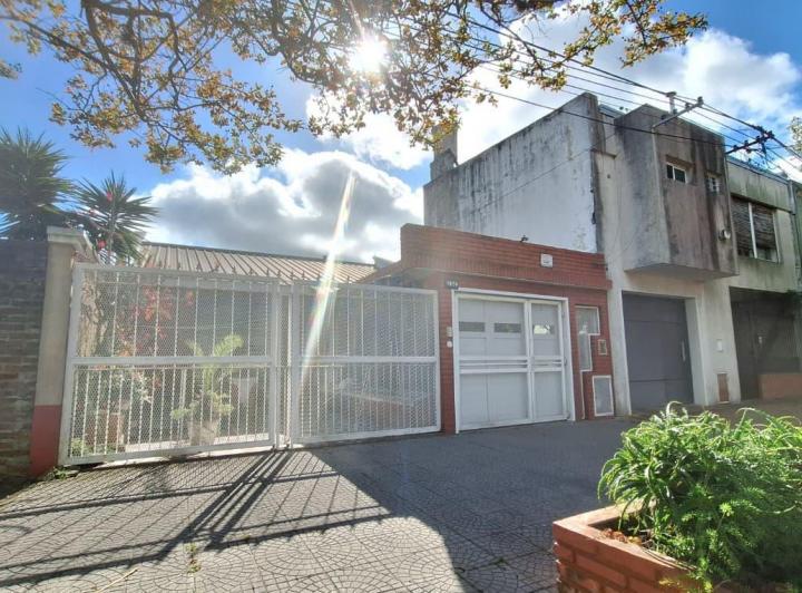 Casa · 150m² · 4 Ambientes · 1 Cochera