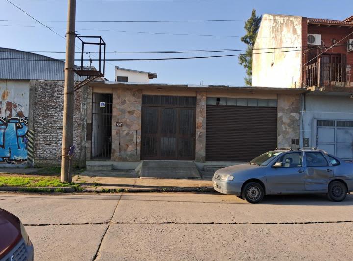 Casa · 300m² · 4 Ambientes · 1 Cochera