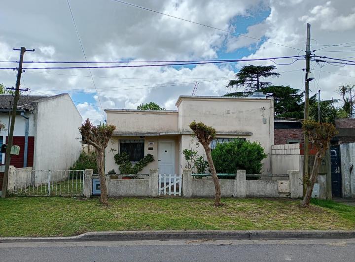 Casa · 65m² · 4 Ambientes · 1 Cochera