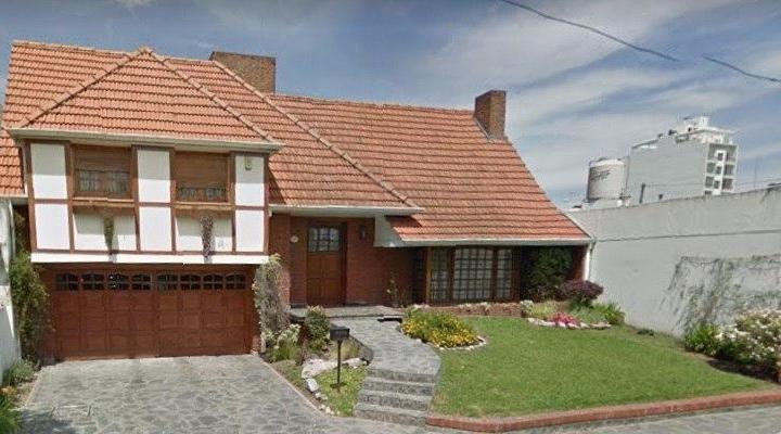 Casa · 200m² · 4 Ambientes · 1 Cochera