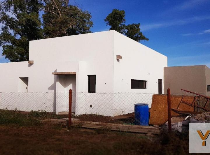 Casa · 150m² · 5 Ambientes · 2 Cocheras