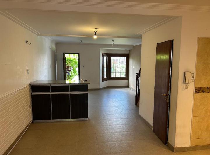 Casa · 90m² · 4 Ambientes · 1 Cochera