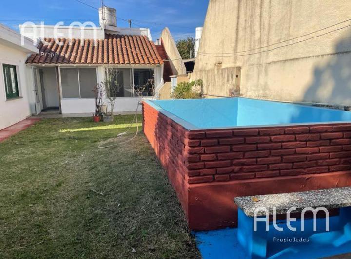 Casa · 80m² · 3 Ambientes · 2 Cocheras