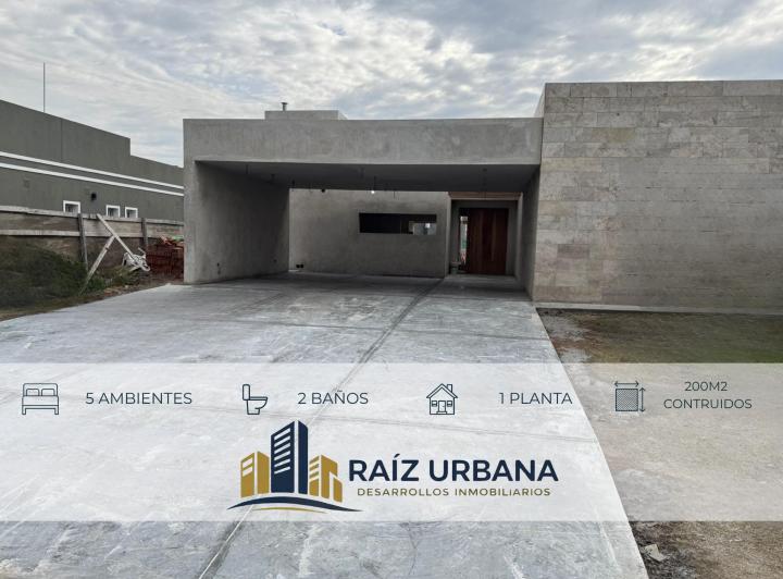 Casa · 200m² · 5 Ambientes · 2 Cocheras