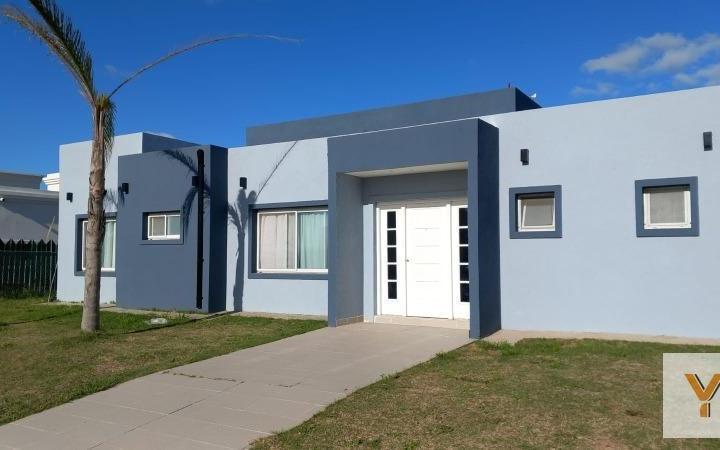 Casa · 135m² · 3 Ambientes · 2 Cocheras
