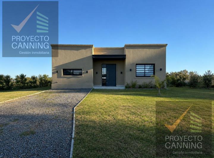 Casa · 83m² · 3 Ambientes · 2 Cocheras