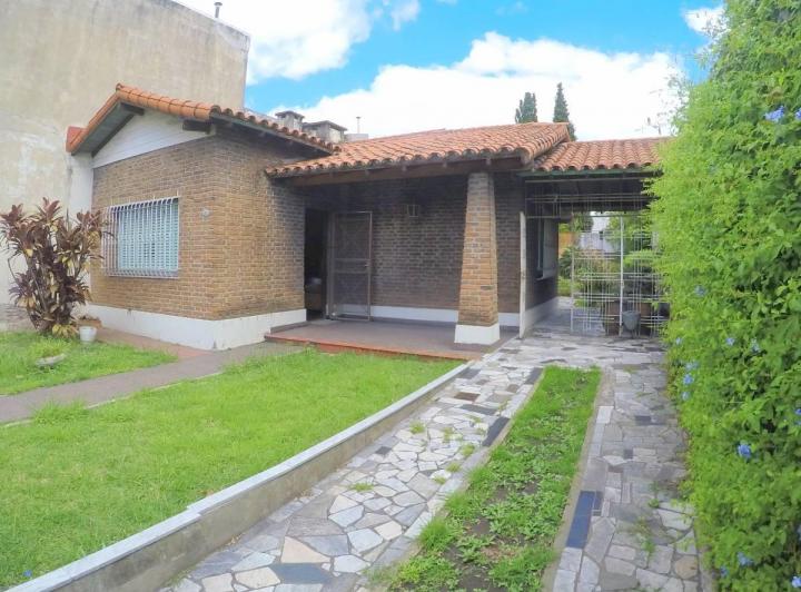 Casa · 68m² · 3 Ambientes · 2 Cocheras
