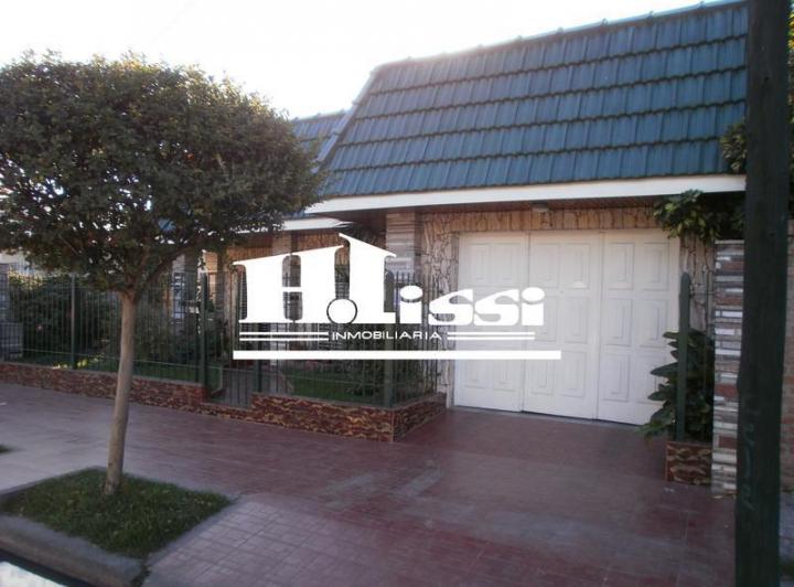 Casa · 160m² · 3 Dormitorios · 2 Cocheras