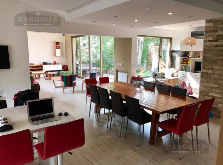 Casa · 350m² · 3 Dormitorios