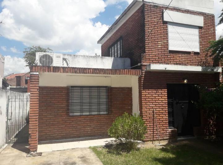 Casa · 110m² · 3 Ambientes · 2 Cocheras