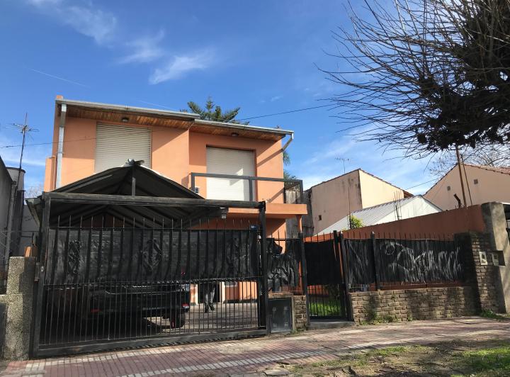 Casa · 210m² · 3 Ambientes