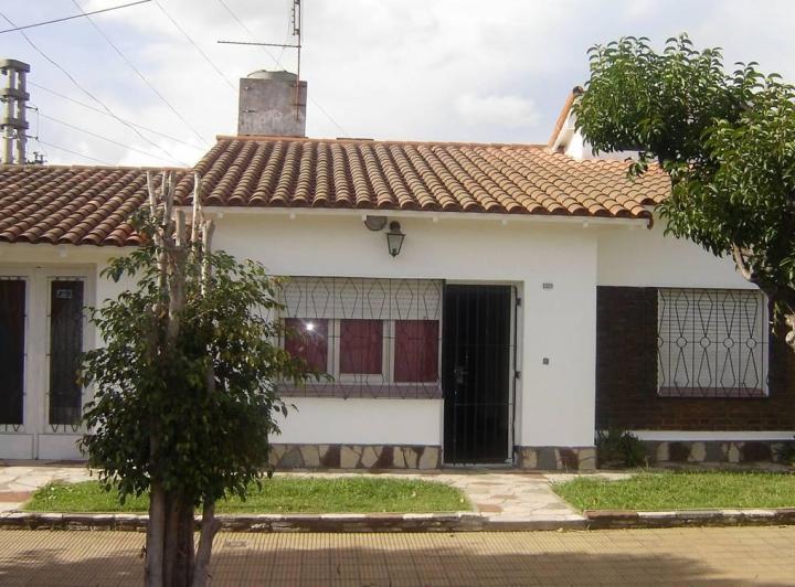 Casa · 83m² · 4 Ambientes · 3 Cocheras