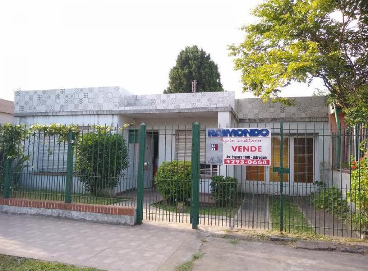 Casa · 70m² · 5 Ambientes · 3 Cocheras