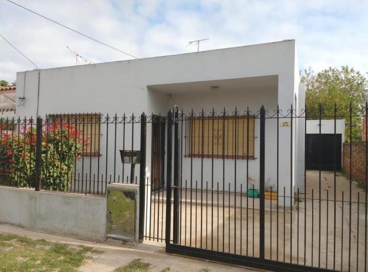 Casa · 130m² · 8 Ambientes · 1 Cochera